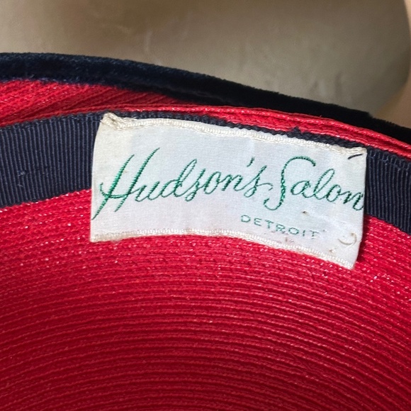 FESTIVE 1950s\' RED STRAW PLATTER HAT WITH NAVY VELOUR EDGING main image 5